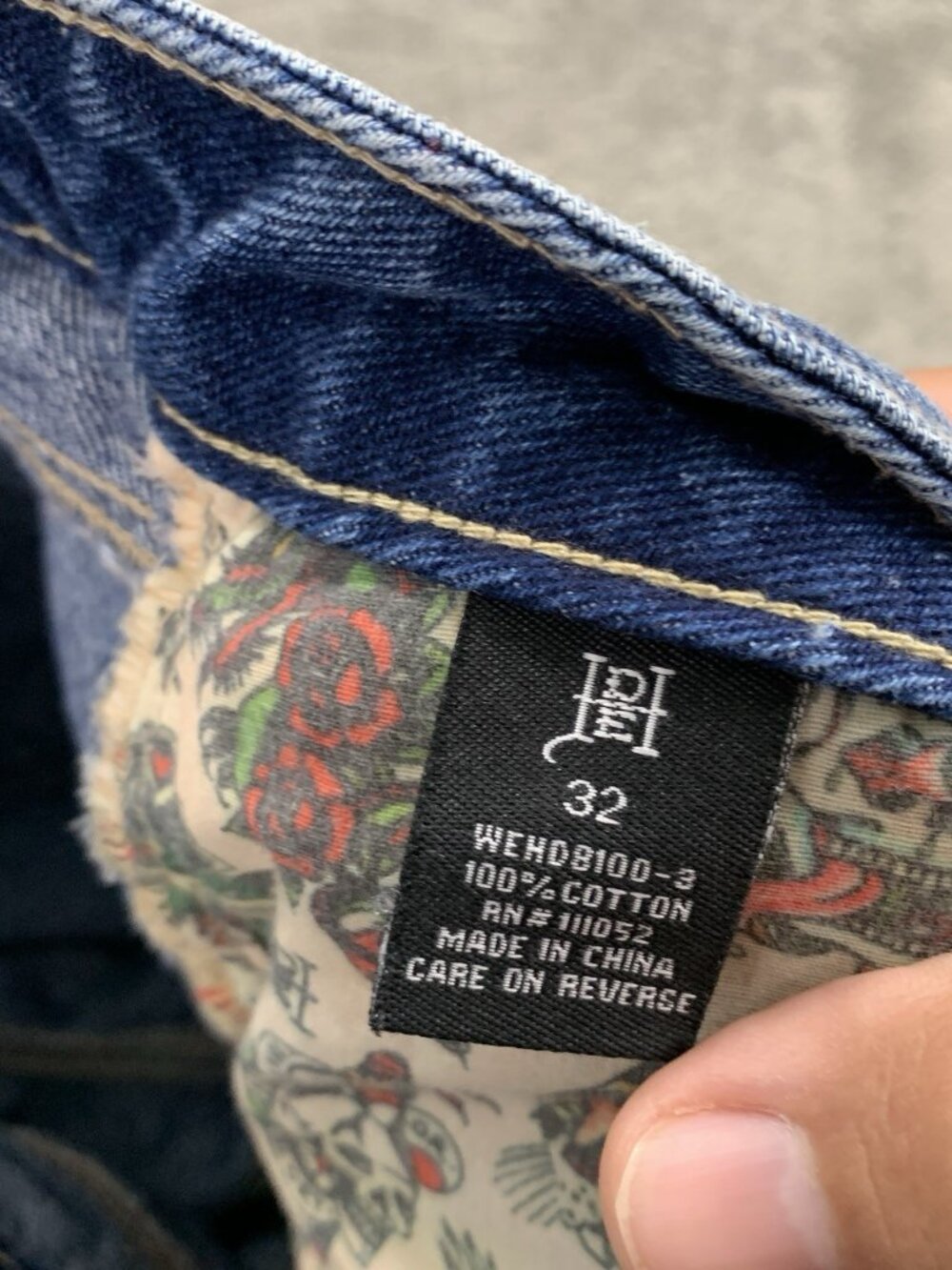 Ed Hardy Baggy Jeans Womens 32x31” Blue Multi Tattoo Painted Logo Koi Tiger Y2K - Picture 10 of 12